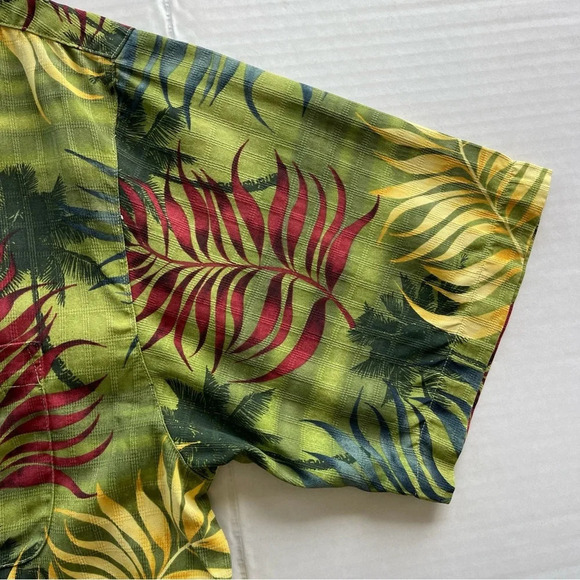 Tommy Bahama Silk Hawaiian Shirt Men's M Green Red Yellow Floral Button Up - Picture 4 of 10